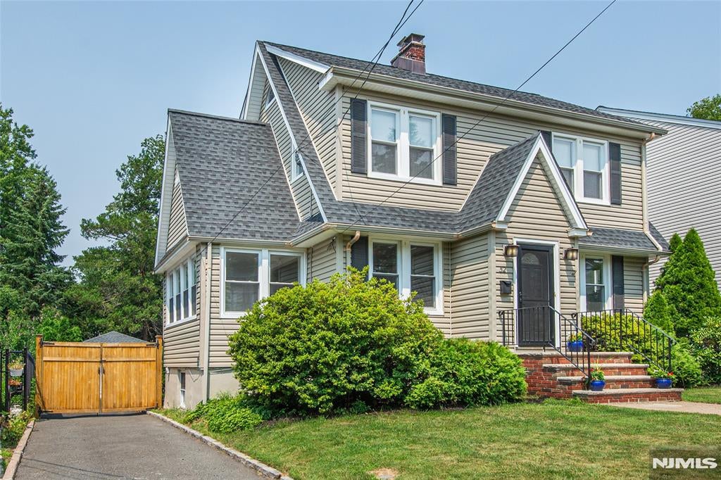 52 Linden Avenue