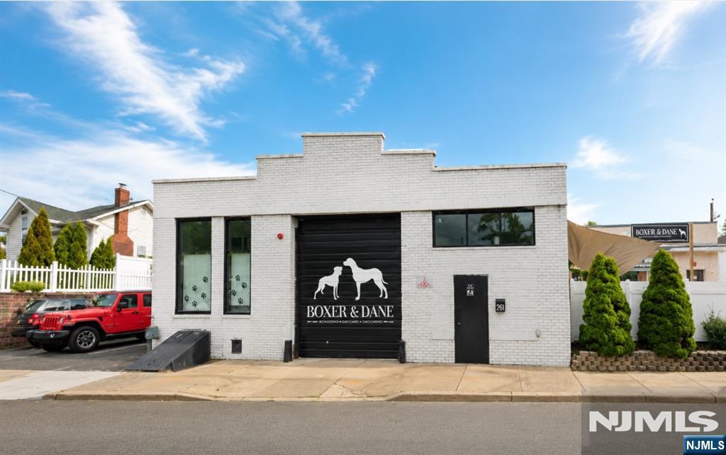 288 River Road