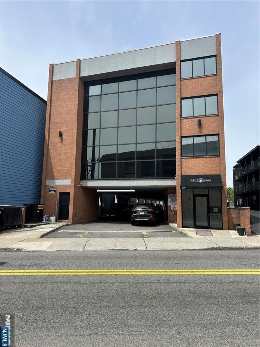 A 1500 ft.² recently renovated apartment on the top floor in Cliffside Park. This is an elevator building. Hardwood floors throughout, living room has a terrace. Three bedrooms 2 1/2 baths and a laundry room in the unit. Thereâ€™s an Eat in kitchen as well as a dining room. This unit is close to bus and ferry bus transportation. Close to shopping , parks, and houses of worship.
