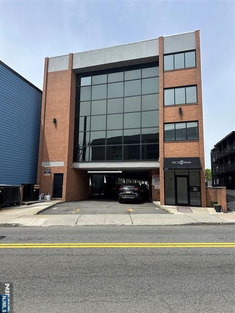 Photo of 319 Palisade Ave #301, Cliffside Park, NJ 07010 (MLS # 26015045)