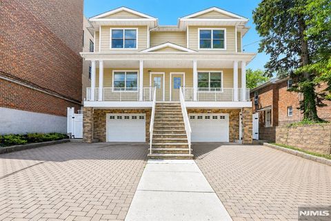 Photo of 174 Fort Lee RD #B, Leonia, NJ 07605 (MLS # 26022536)