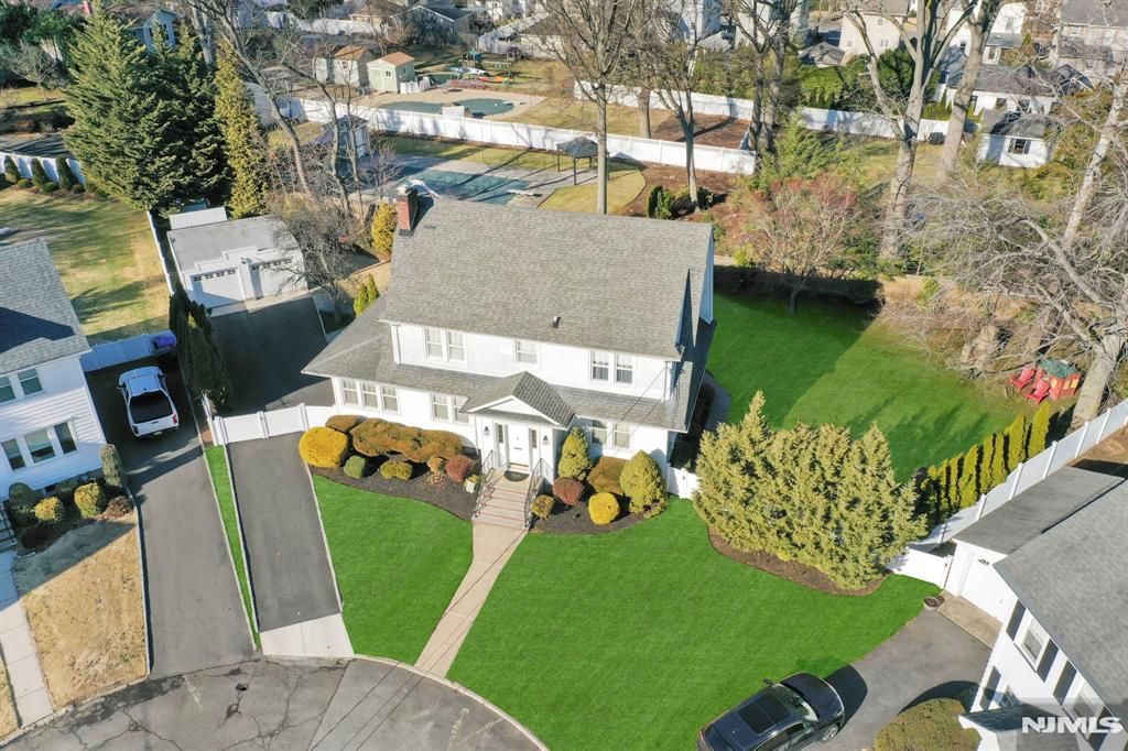 Photo of 10 Lynn Court, Rutherford, NJ 07070 (MLS # 26008234)