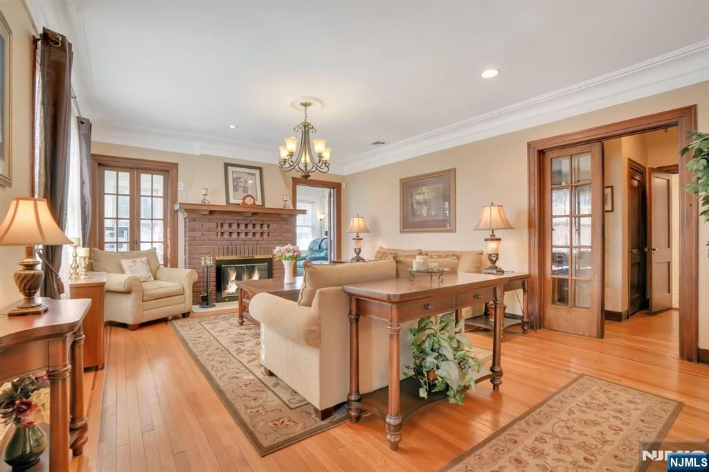 Photo of 10 Lynn Court, Rutherford, NJ 07070 (MLS # 26008234)