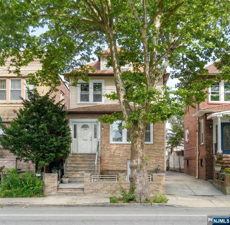 Photo of 7226 Kennedy Boulevard, North Bergen, NJ 07047 (MLS # 26022286)