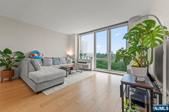 600 12th Street 608