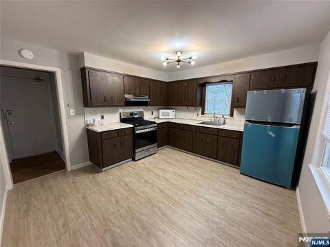 Photo of 139 Summit Cross, Rutherford, NJ 07070 (MLS # 25044103)