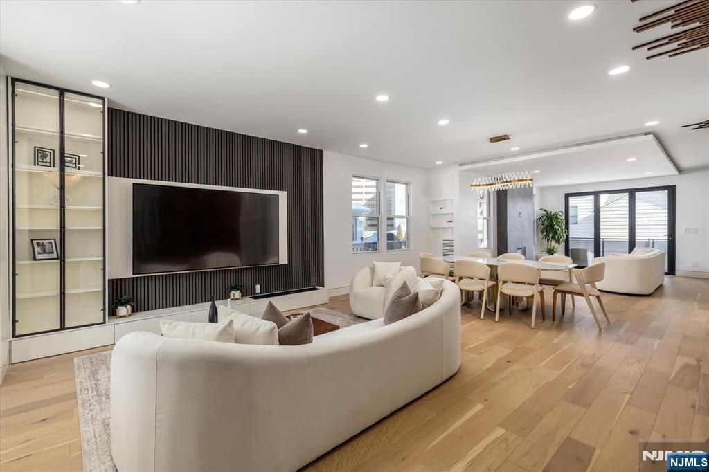 Photo of 33 Elycroft Parkway, Rutherford, NJ 07070 (MLS # 26001422)