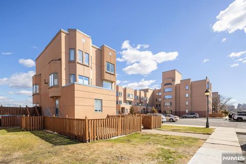 Photo of 316 Nelson Court, Edgewater, NJ 07020 (MLS # 26004606)