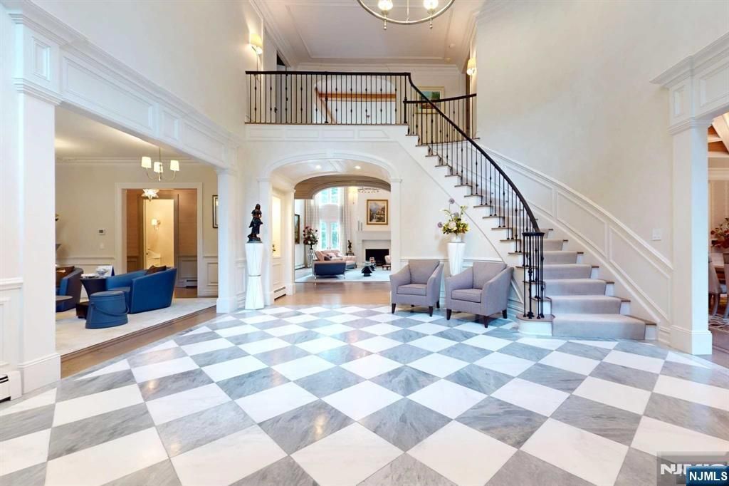 Photo of 2 Alford Drive, Saddle River, NJ 07458 (MLS # 25031483)