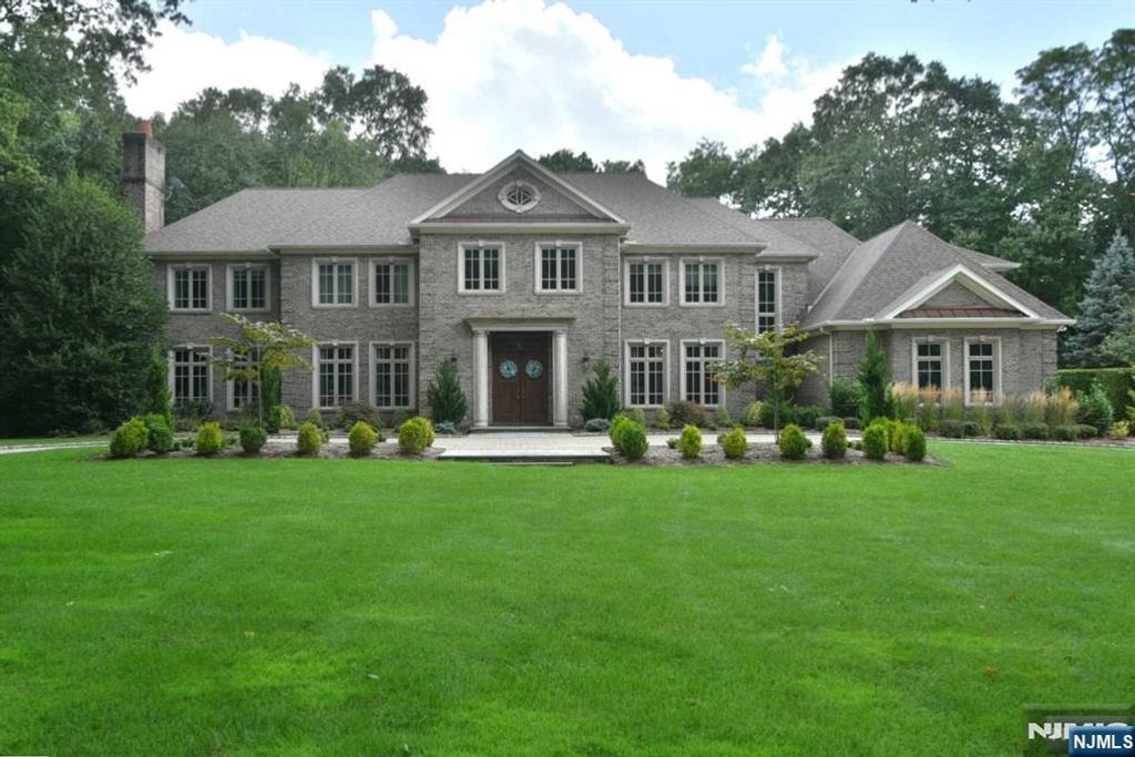 Photo of 2 Alford Drive, Saddle River, NJ 07458 (MLS # 25031483)