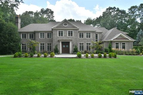 Photo of 2 Alford Drive, Saddle River, NJ 07458 (MLS # 25031483)