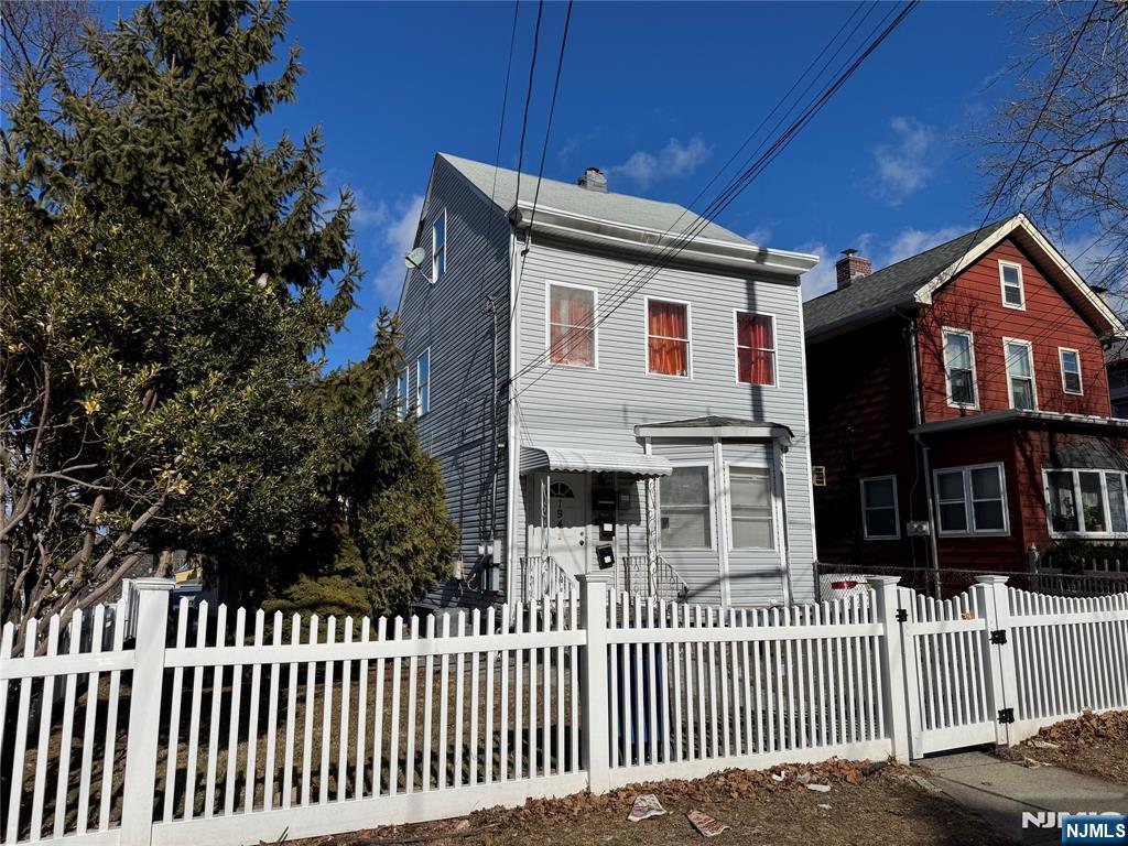 Property for Sale at 194 Summer Street, Passaic, New Jersey - Bedrooms: 5 
Bathrooms: 2 
Rooms: 9  - $619,000