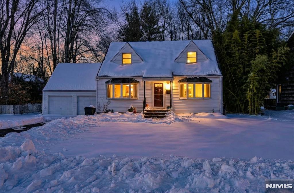 260 W Allendale Avenue