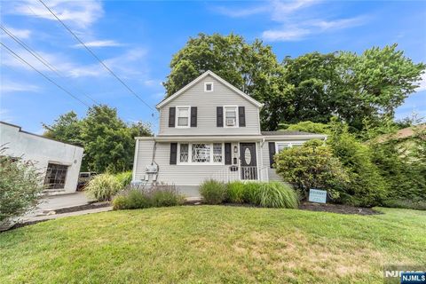 Photo of 189 Livingston Street, Northvale, NJ 07647 (MLS # 26026253)