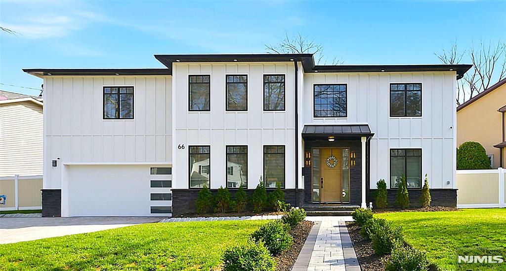 Photo of 66 Knollwood Drive, Paramus, NJ 07652 (MLS # 26010658)