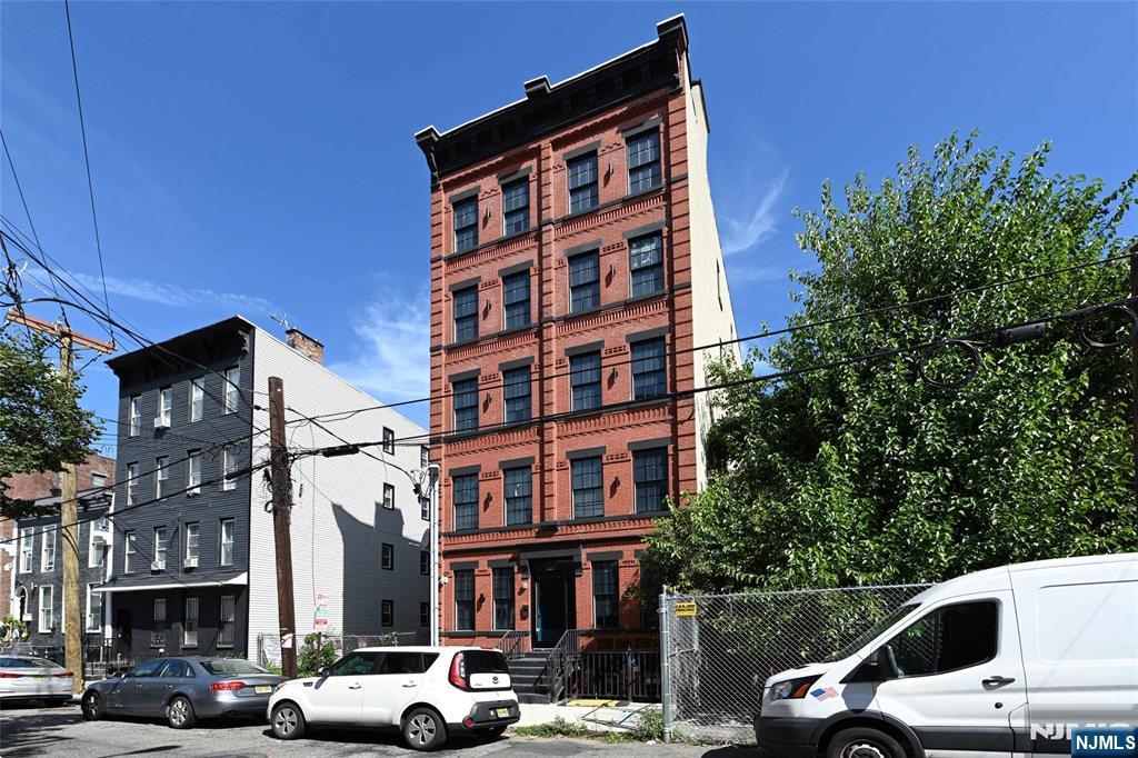 208 15th Street