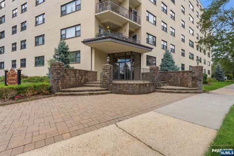 Photo of 25 Grand Avenue #6E, Hackensack, NJ 07601 (MLS # 26028910)