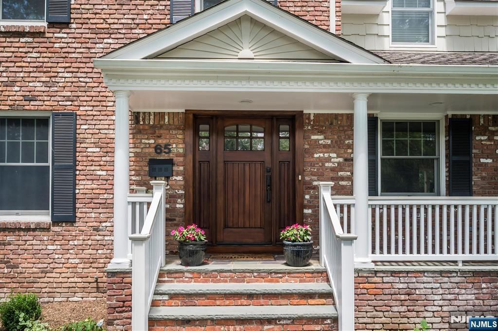 Photo of 65 Plymouth Road, Glen Rock, NJ 07452 (MLS # 25043455)