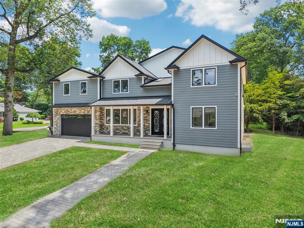 492 Oaktree Road