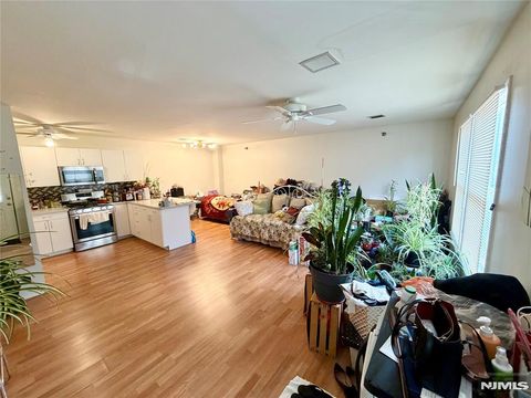 Photo of 336 Bloomfield Ave #3B, Caldwell, NJ 07006 (MLS # 26023286)