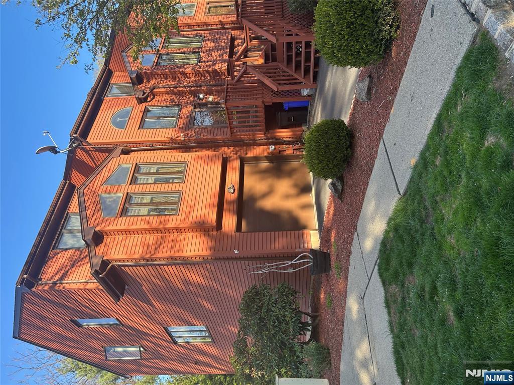 Property for Sale at 15 Sherry Lane, Saddle Brook, New Jersey - Bedrooms: 3 
Bathrooms: 3.5  - $525,000