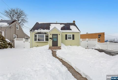 Photo of 127 Tuella Avenue, Elmwood Park, NJ 07407 (MLS # 26001513)