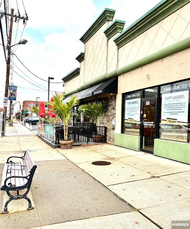 580-584 E Ridge Road