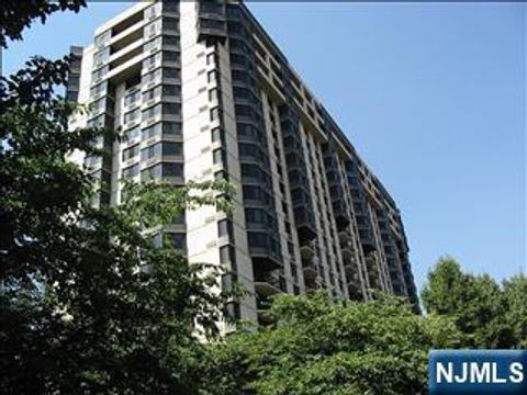 1265 15th Street 10E Fort Lee NJ 07024