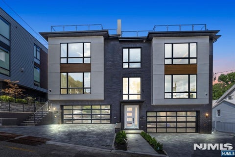 Photo of 10 Hooks Lane #B, Edgewater, NJ 07020 (MLS # 26039949)