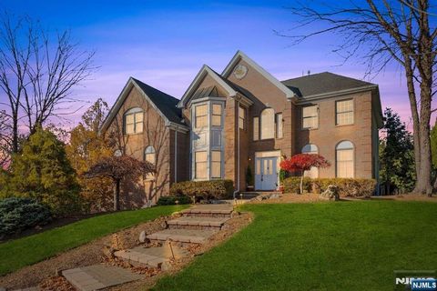 22 Briarwood Way North Haledon NJ 07508