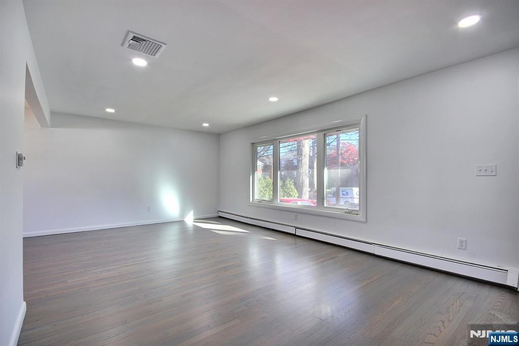 Rental Property at 75 Franklin St 75, Tenafly, New Jersey - Bedrooms: 4 
Bathrooms: 2 
Rooms: 8  - $5,500 MO.