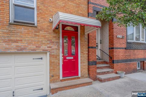 302 Delano Place Fairview NJ 07022