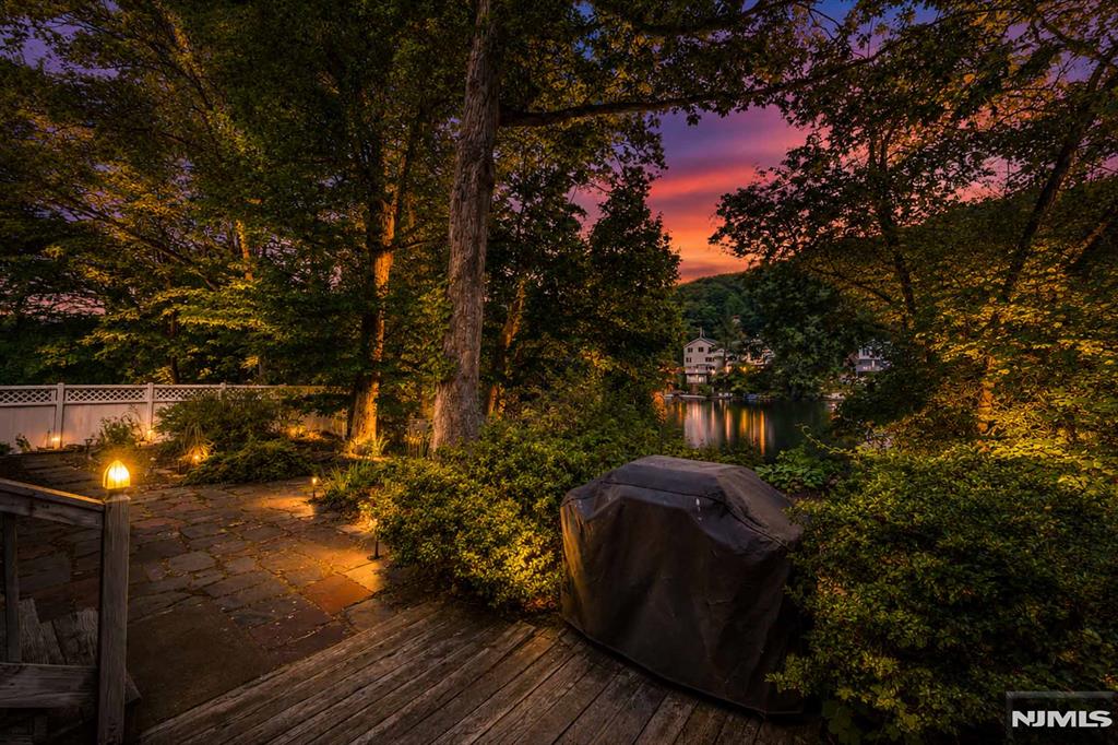 135 Skyline Lakes Drive