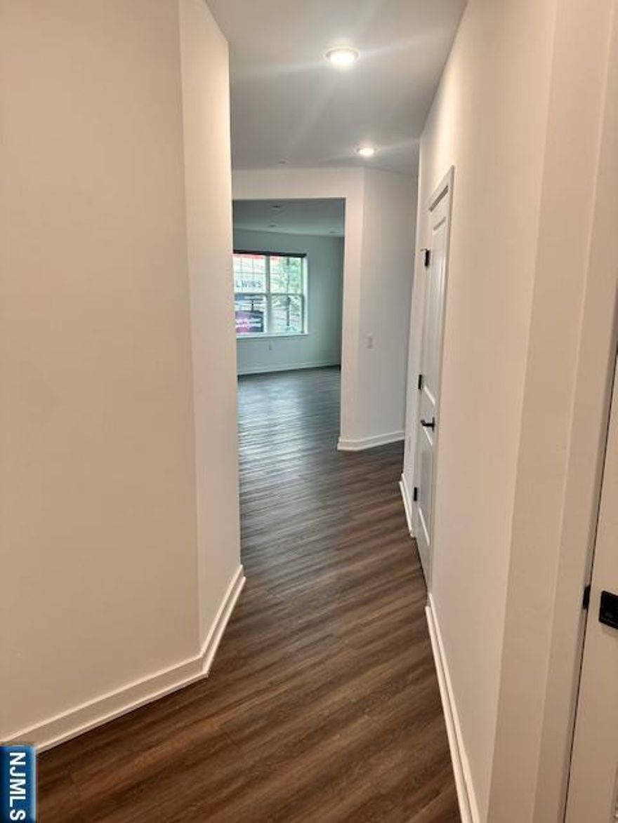 BRAND NEW LUXURY RENTALS IN EAST RUTHERFORD!! 2BR 2 BTH RENTAL AVAILABLE. STAINLESS STEEL APPLIANCES, WASHER AND DRIVER IN UNIT, LARGE BATHROOMS. DOWNTOWN LIVING AT ITS FINEST. Located in the heart of lively Bergen County, 480 Flatz features 35 spacious one- and two-bedroom apartments. With easy access to diverse restaurants, cozy coffee shops, serene parks, popular nightlife and top-rated schools, these apartments for rent offer a sophisticated urban lifestyle with convenience at your doorstep. Local highlights include the MetLife Stadium, American Dream Mall and Izod Center. Perfect for commuters and those who love to travel, 480 Flatz is in close proximity to the train station and Routes 17, 3 and 46. Contact us today for more information!