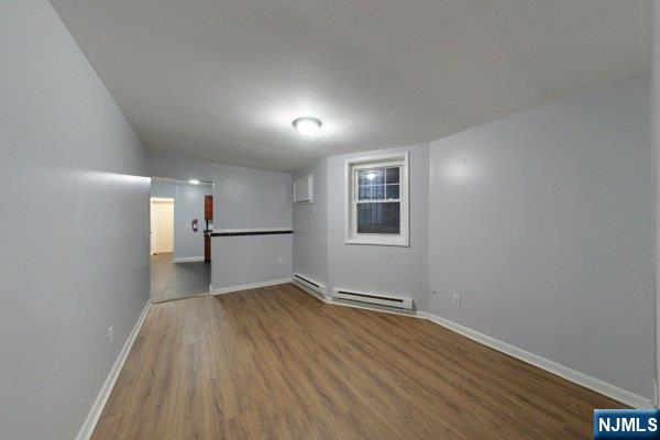 602 N 6th St B2, Newark, New Jersey - 1 Bedrooms  
1 Bathrooms  
3 Rooms - 