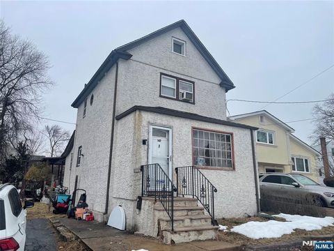 147 Pleasant Avenue Bergenfield NJ 07621