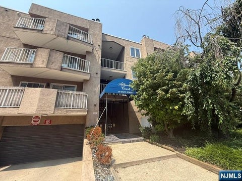 Photo of 105 State ST #3 E, Hackensack, NJ 07601 (MLS # 26018045)