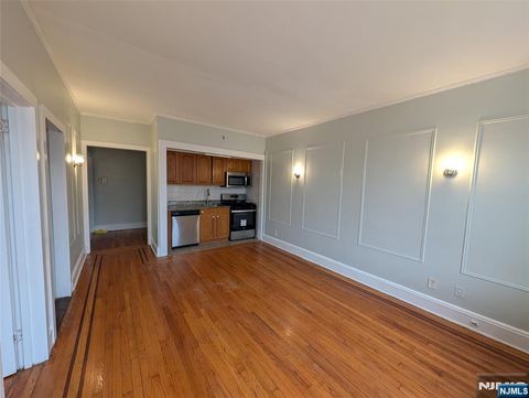 Photo of 85 Anderson St #B1, Hackensack, NJ 07601 (MLS # 26010919)