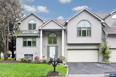 Photo of 515 Elm Court, Norwood, NJ 07648 (MLS # 26014446)