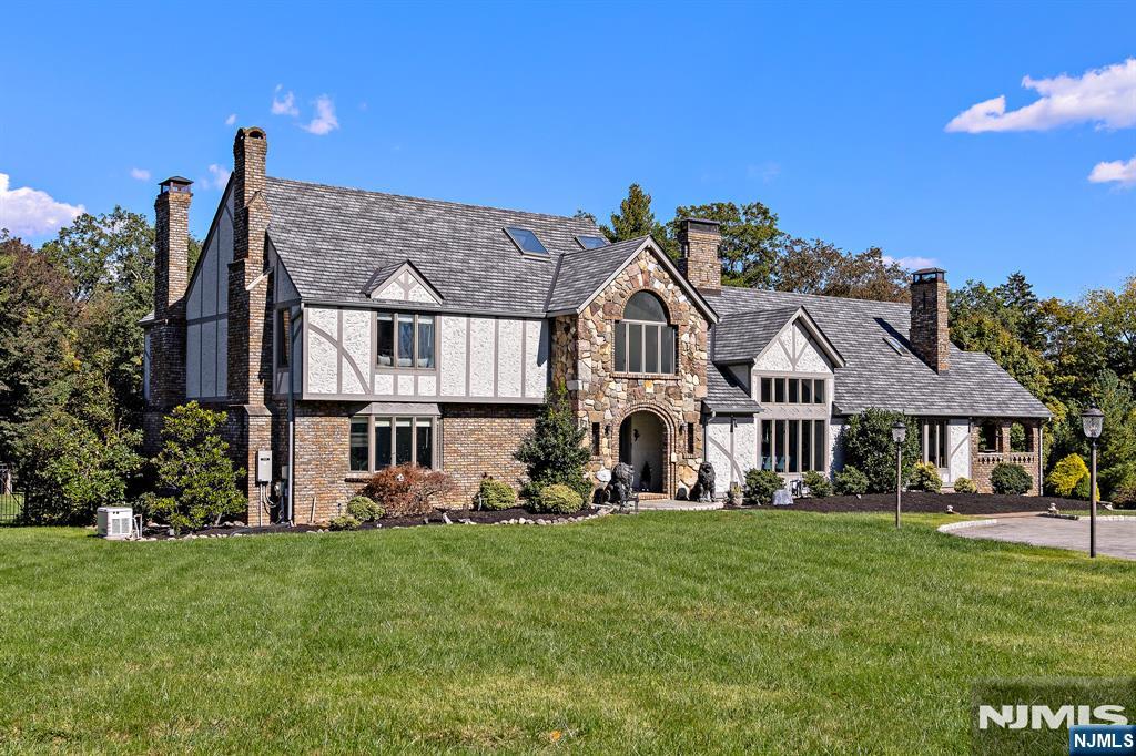 7 Christopher Place