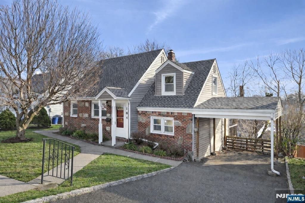 Photo of 184 Bell Street, Belleville, NJ 07109 (MLS # 26007524)