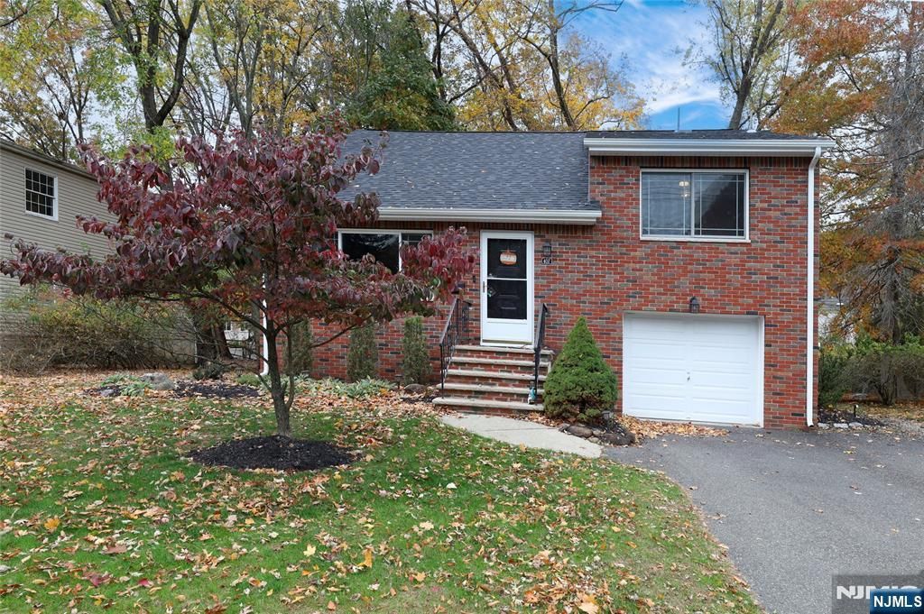 Photo of 407 Semino Road, Northvale, NJ 07647 (MLS # 25039184)
