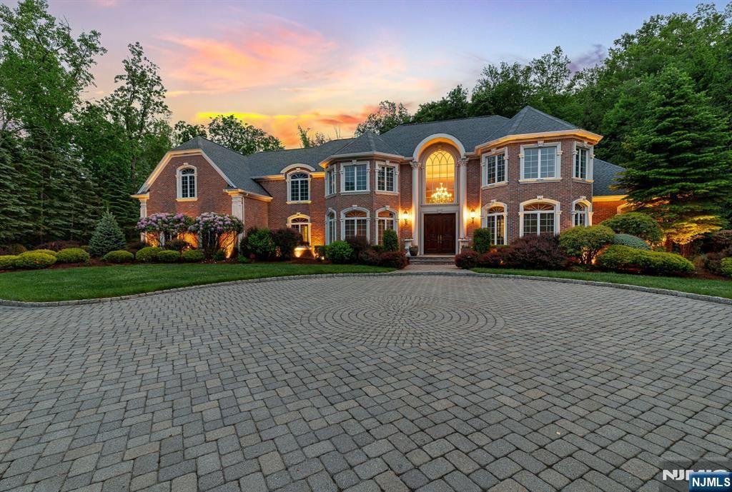Photo of 68 Brams Hill Drive, Mahwah, NJ 07430 (MLS # 26017391)