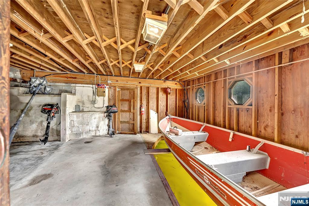 148 Pine Tree Road