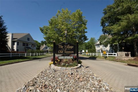 Photo of 35 Quail RUN #35, Old Tappan, NJ 07675 (MLS # 26021843)