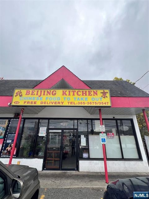 Photo of 20 Columbia Avenue, Bergenfield, NJ 07621 (MLS # 26000934)