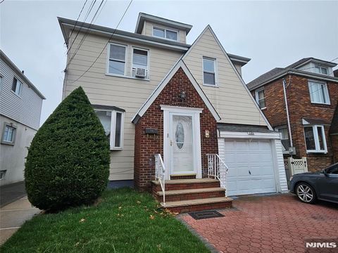 565 Monroe Place Ridgefield NJ 07657