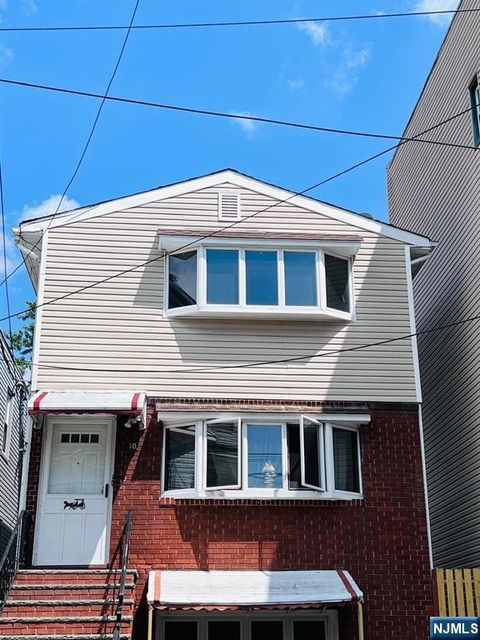 Photo of 10 Roosevelt Ter, Irvington, NJ 07111 (MLS # 26023835)