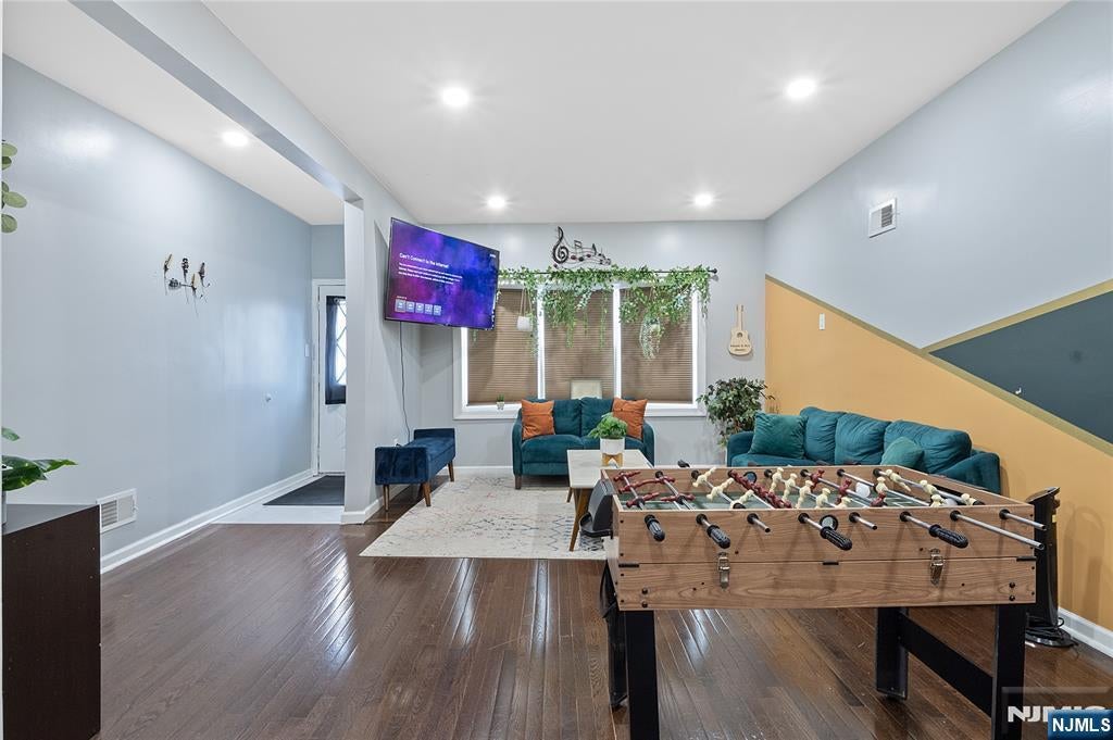 84 3rd Street