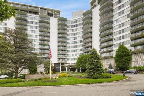 Photo of 1 Claridge Drive #523, Verona, NJ 07044 (MLS # 26019779)